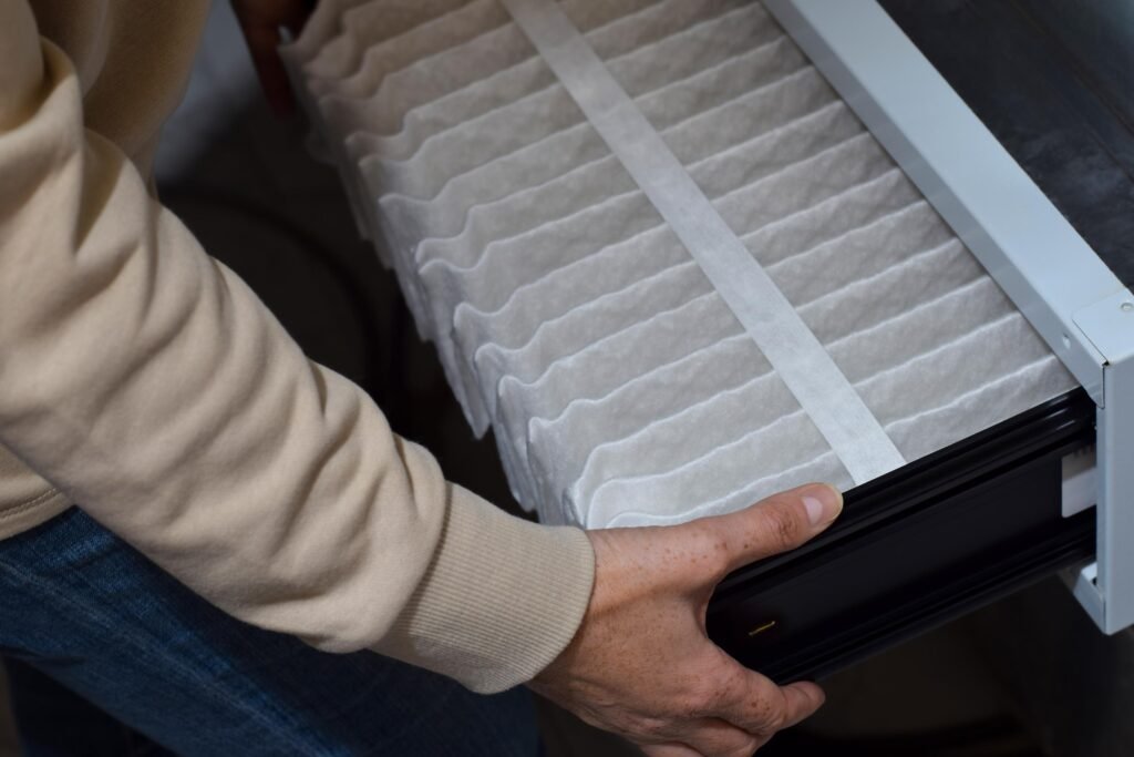 replacing furnace filter at home